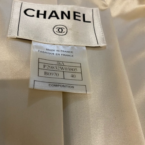 Authentic Chanel black jacket with removable collar and sleeves - Picture 5 of 14